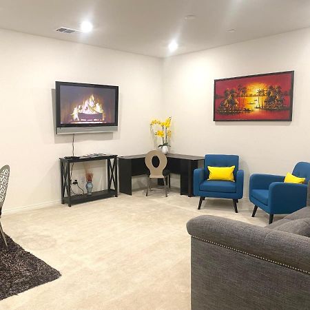 Private Lux Apartment In A New Community 方塔纳 外观 照片